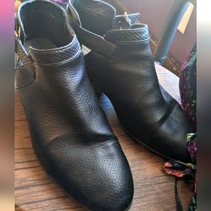 Size 10 women's Dr Scholl's black leather ankle booties